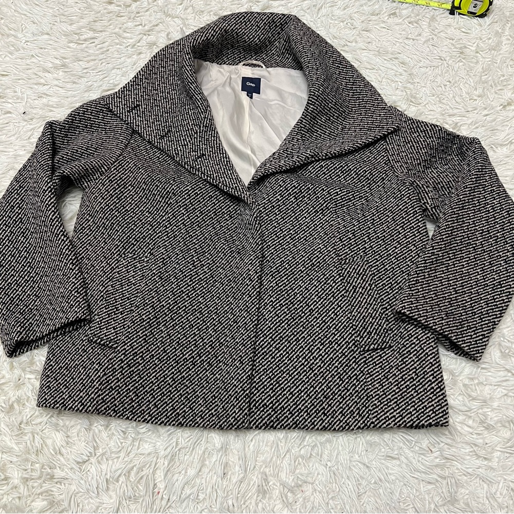 Gap Women's Black & White Jacket Size 12 Wool Blend Cowl unworn w/ small defects